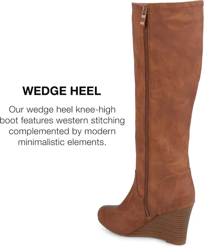 Vista 3 de Journee Collection Botas largas para mujer con tacón de cuña y cremallera interior, color marrón, 8, Marrón