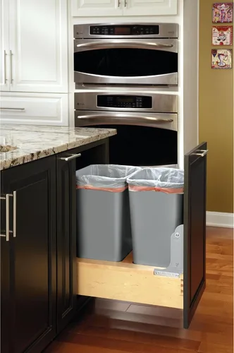 Vista 7 de Rev-A-Shelf Botes de basura dobles extraíbles de 50 cuartos de galón para debajo del gabinete con sistema de deslizamiento suave de apertura