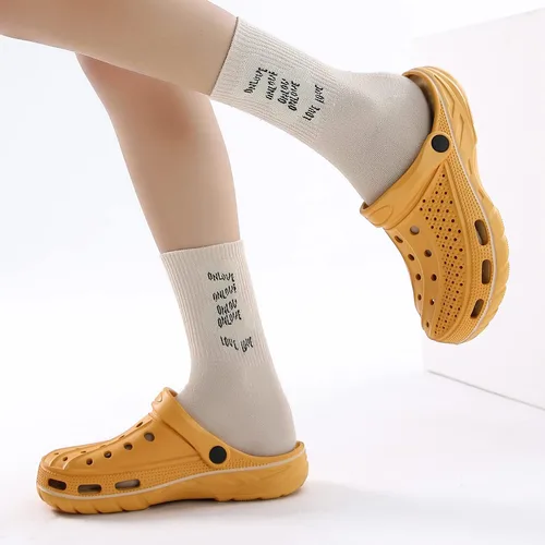 Vista 2 de ChayChax Zuecos con soporte de arco para hombre y mujer, zapatos de jardín, pantuflas antideslizantes para exteriores y playa con plantilla