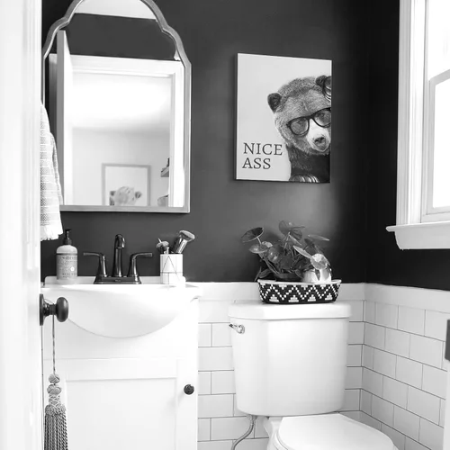 Vista 4 de Kasluolo Decoración de pared de oso para baño, divertida imagen de oso, decoración de pared de granja, pintura en blanco y negro, decoración