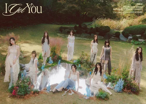 Vista 3 de Twice with You-th 13th Mini Album Standard Forever Version CD+1p Letter Poster on Pack+PhotoBook+5p PhotoCard+1p 3-Cut PhotoCard+1p Film
