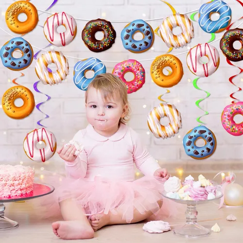 Vista 3 de 34 decoraciones de fiesta de donas que incluyen 2 guirnaldas de donas y 32 piezas de donas colgantes para fiesta de cumpleaños, baby shower, regalos