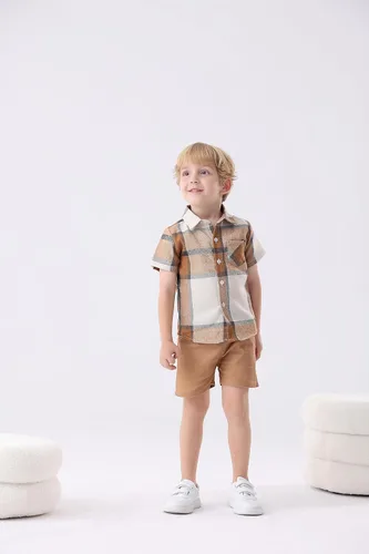 Vista 6 de Feidoog Paquete de 2 camisas a cuadros de manga corta con botones para bebés y niños pequeños Marrón+azul oscuro