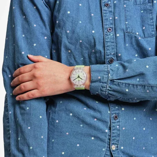Vista 3 de Swatch Nuevo Gent BIO-SOURCED The Frame, de Frida Kahlo Reloj de cuarzo, Verde, Moderno