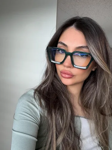 Vista 3 de VISOONE Paquete de 2 Gafas de Bloqueo de Luz Azul con Marco Rectangular y Aspecto Elegante Preppy para Mujeres y Hombres RIVER
