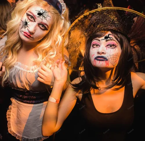 Vista 3 de 9 hojas de tatuajes temporales de telaraña 3D para Halloween, kit de maquillaje para mujeres y adultos, diseño realista de bruja murciélago zombi