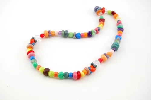 Vista 2 de Hygloss Productos Bucket O'Beads con Hilo-4 oz Multi-Mix, Contenedor (con Elástico, (6826)