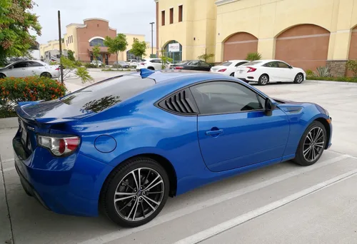 Vista 9 de iJDMTOY Ventana lateral trasera izquierda/derecha con acabado mate estilo carreras, ventanilla de aire/persiana compatible con Scion FR-S 2013-2016
