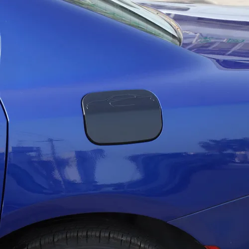 Vista 6 de RAZPOY Tapa de tapón de gasolina para accesorios de carga, cubierta de puerta de tanque de gasolina compatible con Dodge Charger 2011-2024, plástico
