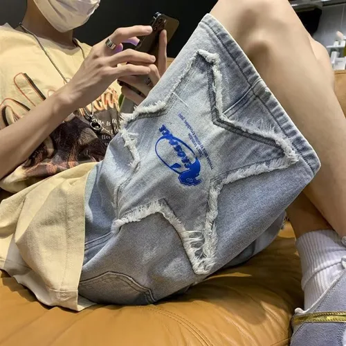 Vista 3 de Pantalones cortos de mezclilla de retazos de estrella para hombre, pantalones cortos de mezclilla Y2K de pierna ancha sueltos hip-hop