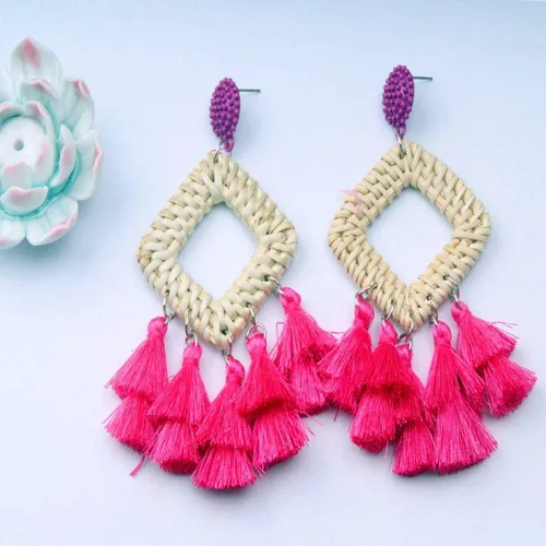 Vista 6 de CHoppyWAVE Pendientes de moda para mujer estilo bohemio diseño de rombos huecos de ratán con borlas color azul