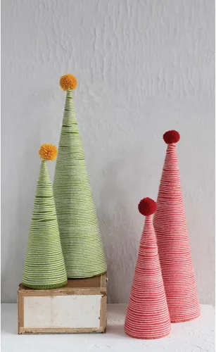 Vista 2 de Creative Co-Op Árbol envuelto en hilo de lana con pompón amarillo, verde