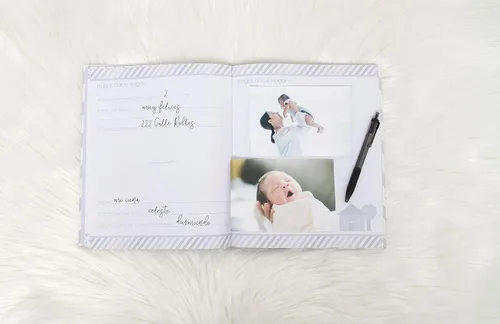 Vista 3 de Kate & Milo Libro de recuerdos para bebés de cinco años en español, diario de recuerdo de hitos de género neutro y álbum de fotos para niño o niña