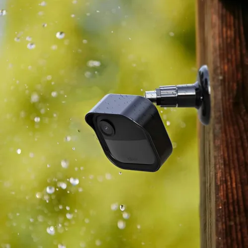 Vista 3 de Blink Outdoor 4 (4.ª generación) - Soporte de pared, cubierta protectora resistente a la intemperie y montaje ajustable de 360 grados con soporte