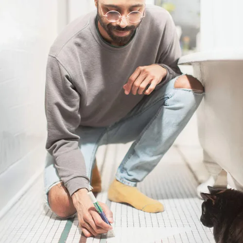 Vista 6 de Rotulador de pintura para azulejos: negro, paquete de 1 y 2 unidades con puntas adicionales (estrecha, 0.197 in), colorante y sellador impermeable