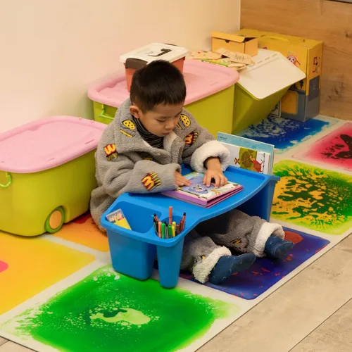 Vista 2 de Basicwise QI003253BL - Bandeja de escritorio para niños, mesa de actividades portátil, color azul