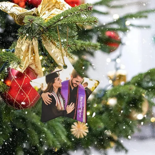 Vista 6 de Design You Own Adorno personalizado con forma de estrella, adorno de cerámica para árbol de Navidad, colgante de porcelana con cuerda dorada