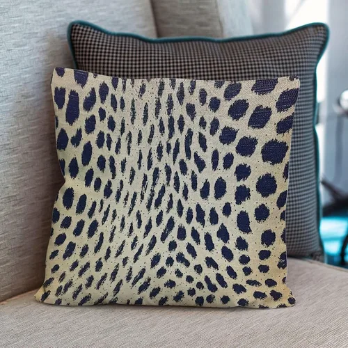 Vista 4 de Fundas de almohada de antílope con estampado de animales negros y marrones para exteriores, impermeables, con manchas negras, 24 x 24 pulgadas