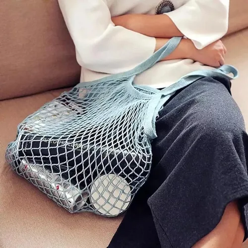 Vista 3 de Bolsa de red de malla con bolsa larga con asa de hombro estirable reutilizable para compras de comestibles, almacenamiento de juguetes de playa
