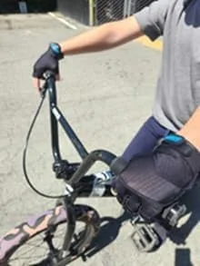 Vista 7 de Guantes infantiles para ciclismo, scootering y diversión en el patio de recreo Guantes de bicicleta acolchados de medio dedo para niños y niñas