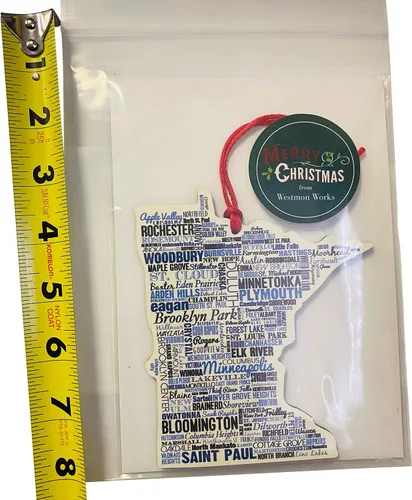 Vista 3 de Adorno de Navidad de Minnesota, decoración de árbol de madera, 4 3/4 pulgadas
