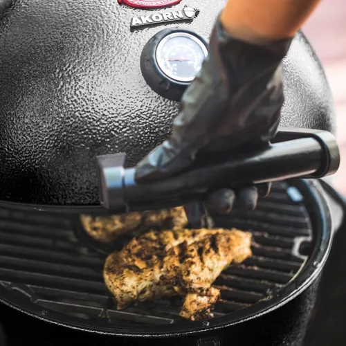 Vista 2 de Char-Griller® AKORN® Jr. Parrilla y ahumador de carbón Kamado portátil con rejillas de hierro fundido y tapa de bloqueo con 155 pulgadas cuadradas