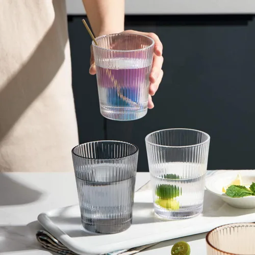 Vista 4 de Sizikato Juego de 4 vasos transparentes clásicos de rayas verticales, vasos de 8 onzas para agua, bebidas, jugo