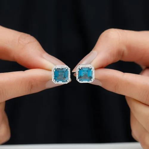 Vista 5 de Pendientes de tuerca con topacio azul Londres de corte Asscher certificados con halo de diamantes 6.50 Cttw Calidad AAA