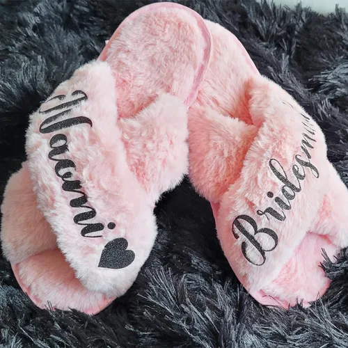 Vista 6 de Custom Fluffy Slippers for Women - Sizes XS - XL (US 4-12) - Personalized Bridesmaid Slippers - Custom Gift for Her