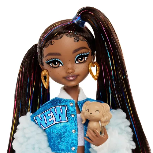 Vista 4 de Set de juego Barbie Dream Besties, muñeca posable Brooklyn con cabello largo negro, 9 accesorios con temática musical