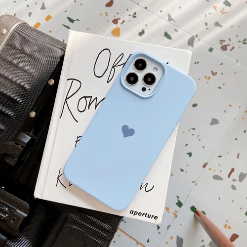 Vista 2 de Funda compatible con iPhone 13 Pro Max de silicona para mujeres y niñas, diseño de corazón azul, delgada, con forro de microfibra suave