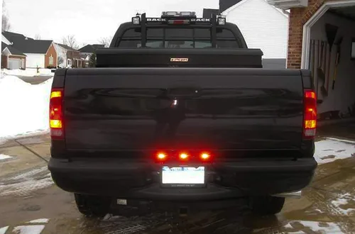 Vista 9 de x xotic tech 1 barra de luz para puerta trasera de camión con lente roja, compatible con Ford F-150 F-250 F-350 F-450 Dodge RAM 1500 2500 3500