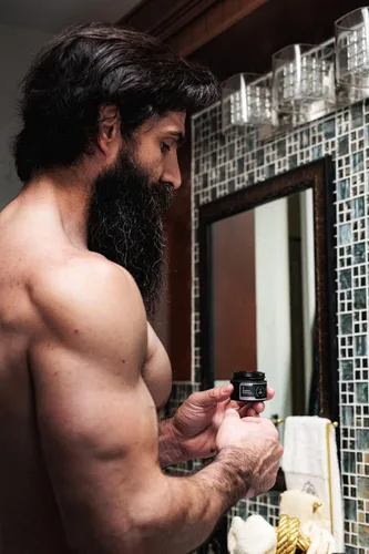 Vista 6 de The Beard Struggle Warrior's - Bálsamo para barba – Colección Platino, Aesir's Triumph – Fórmula no grasosa de bajo agarre, lujosas fragancias