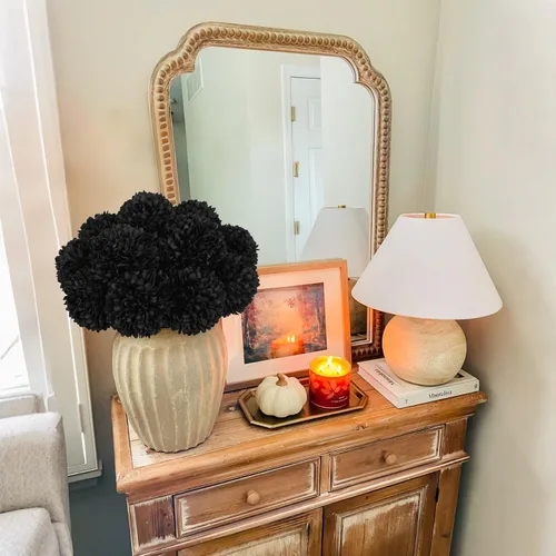 Vista 5 de Briful 12 tallos artificiales de crisantemo negro – Cabezas de flores de seda de 11 pulgadas de alto con hojas verdes, tallos flexibles