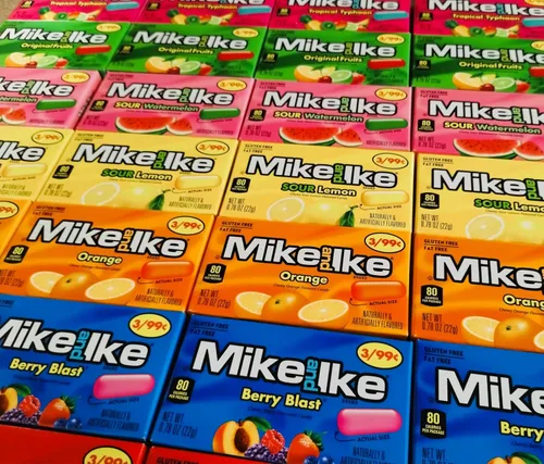 Vista 4 de DM Sweets Mike and Ike Surtido – 4 cajas de sandía agria original de Orange Berry Blast Tropical Typhoon Sour Lemon Cherry Sour Lemon Cherry Sour