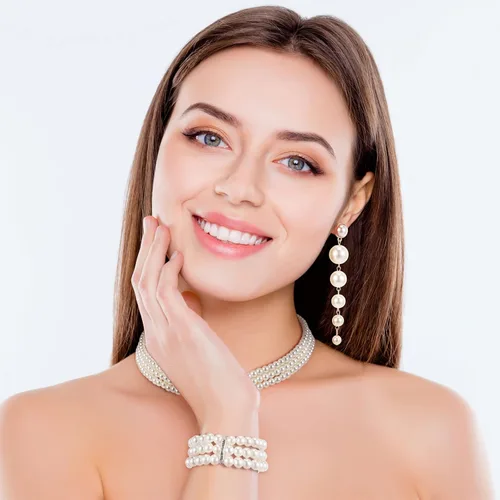 Vista 6 de Conjunto de joyas de perlas para mujer, collar de gargantilla de perlas de imitación de múltiples capas, pulsera elástica de perlas, aretes largos
