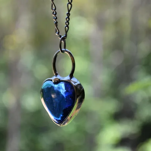 Vista 36 de Handmade Glass Chunky Heart Necklace