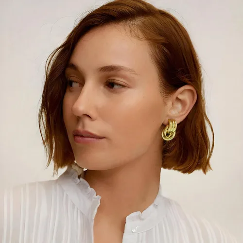 Vista 2 de Aretes gruesos de nudo dorado para mujer, aretes de eslabones largos con diseño geométrico de oro y plata