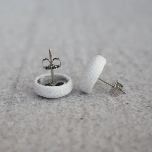 Vista 5 de Waffle Fabric Button Earrings