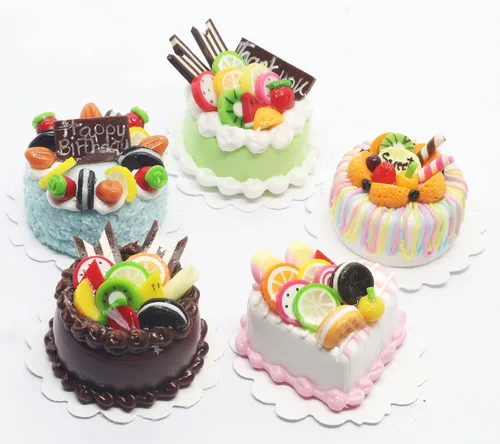 Vista 2 de Mezcla de 5 pasteles en miniatura surtidos para casa de muñecas, postre falso hecho a mano a escala 1/6, accesorios de pastel de 1 pulgada