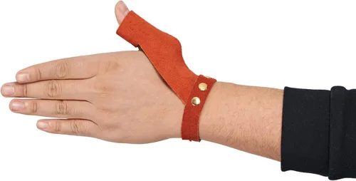 Vista 4 de TOPARCHERY Guantes de flecha 2 dedos protector de cuero para mano derecha izquierda caza tiro objetivo recurvo caballo arco