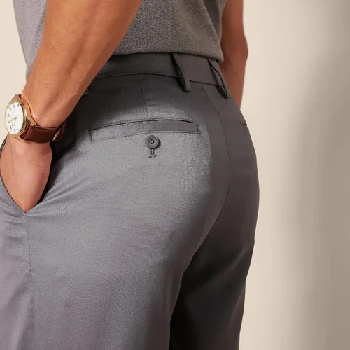 Vista 3 de Tienda Essentials - Pantalón corto ajustado para hombre, 7 pulgadas