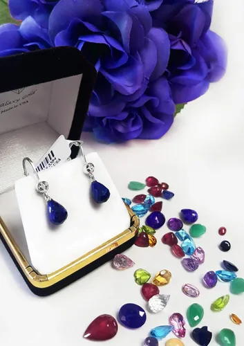Vista 4 de Galaxy Gold GG Aretes de oro macizo de 14k con diamantes y zafiros