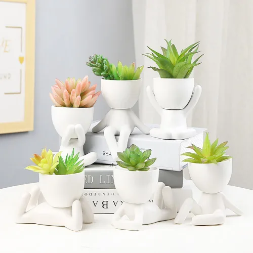 Vista 3 de DIYOMR Bonita maceta de cerámica humanoide, 4.3 pulgadas, muñeca blanca, pequeñas macetas de bonsái para suculentas, diseño creativo para decoración