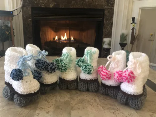 Vista 2 de Roller Skate Style Baby Booties (Blue Confetti)