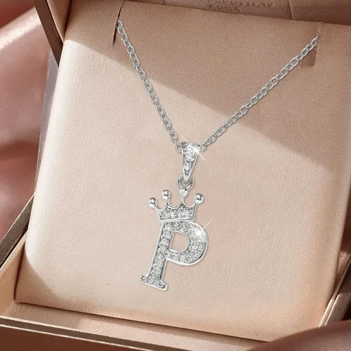 Vista 2 de Collar con dije de diamante completo de 26 letras inglesas para mujer, collar de diamantes de imitación de corona de plata A Z 26 collares
