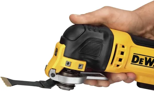 Vista 5 de DEWALT Herramienta Oscilante, 3 Amperios, con Cable, Incluye Hojas para Madera, Papel de Lija y Bolsa de Herramientas (DWE315K)