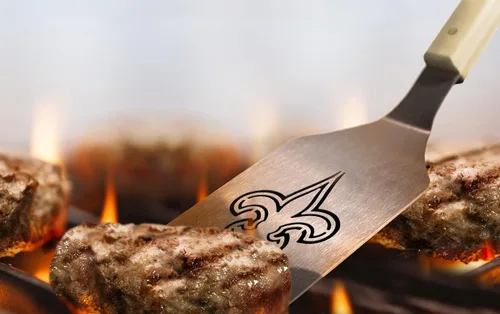 Vista 3 de YouTheFan NFL Sportula (espátula) de acero inoxidable de 18 pulgadas con abrebotellas