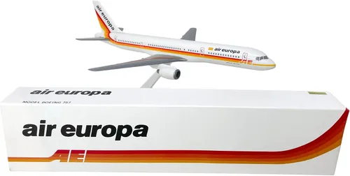 Vista 3 de Air Europa 757-200 modelo miniatura de avión Plástico Snap-Fit 1:200 Parte # ABO-75720H-027