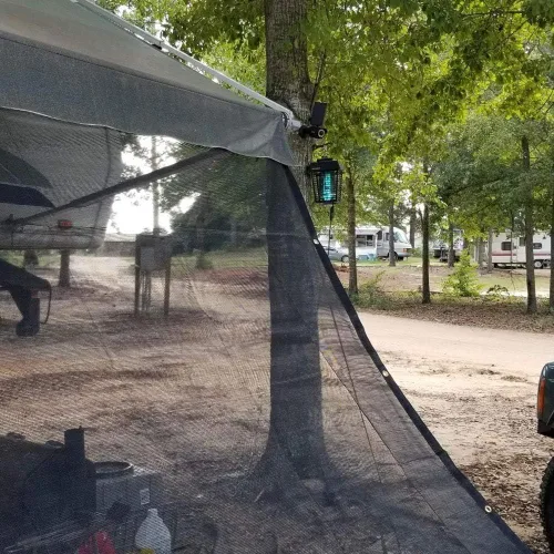 Vista 9 de Lona de malla negra 70% con ojales., Negro